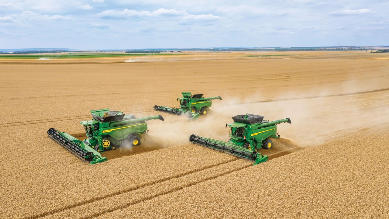 John Deere to update flagship combines by 2027