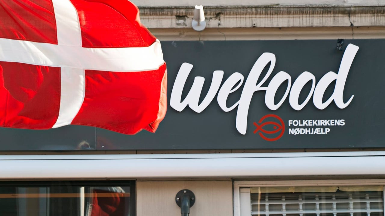 Supermarket opens selling only out-of-date or damaged foods