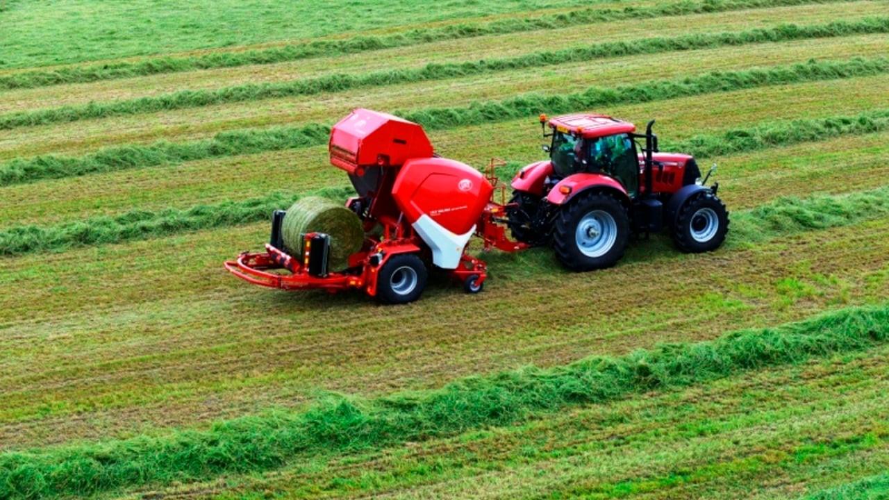 Lely demonstrates its latest baler wrapper combination at Grass and Muck