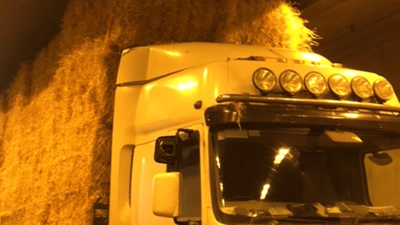 Limerick Tunnel closed after truck carrying bales gets stuck at entrance