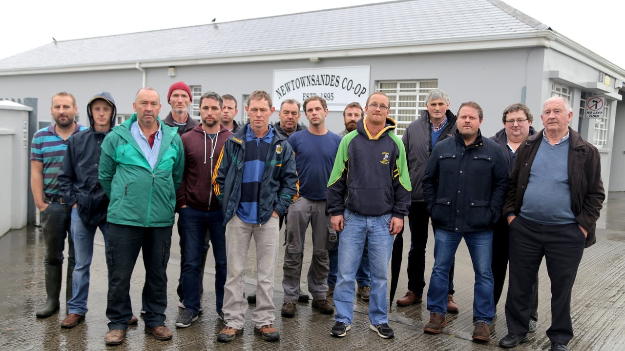 Farmers protest at Newtownsandes Co-op