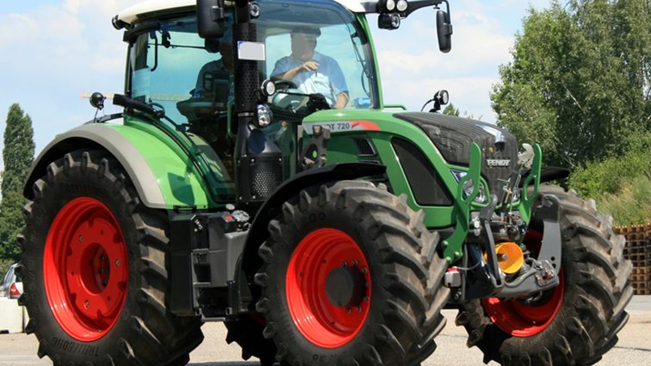 Should ABS breaking be made compulsory on 40-60km/h tractors?