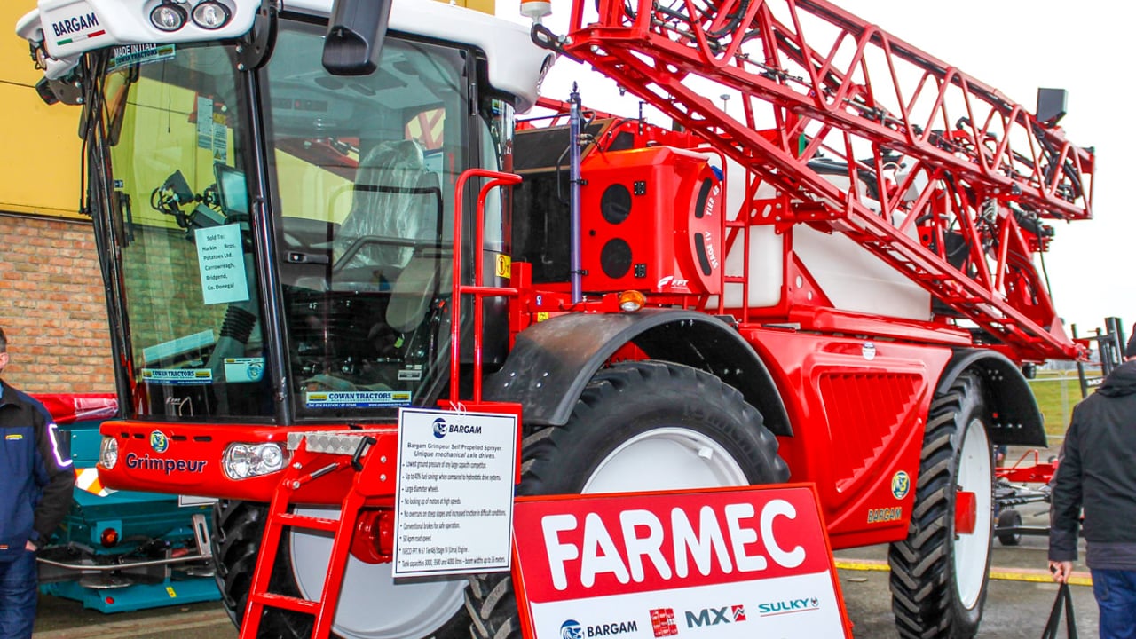Video: Big but ‘light’ Bargam sets the scene for spraying