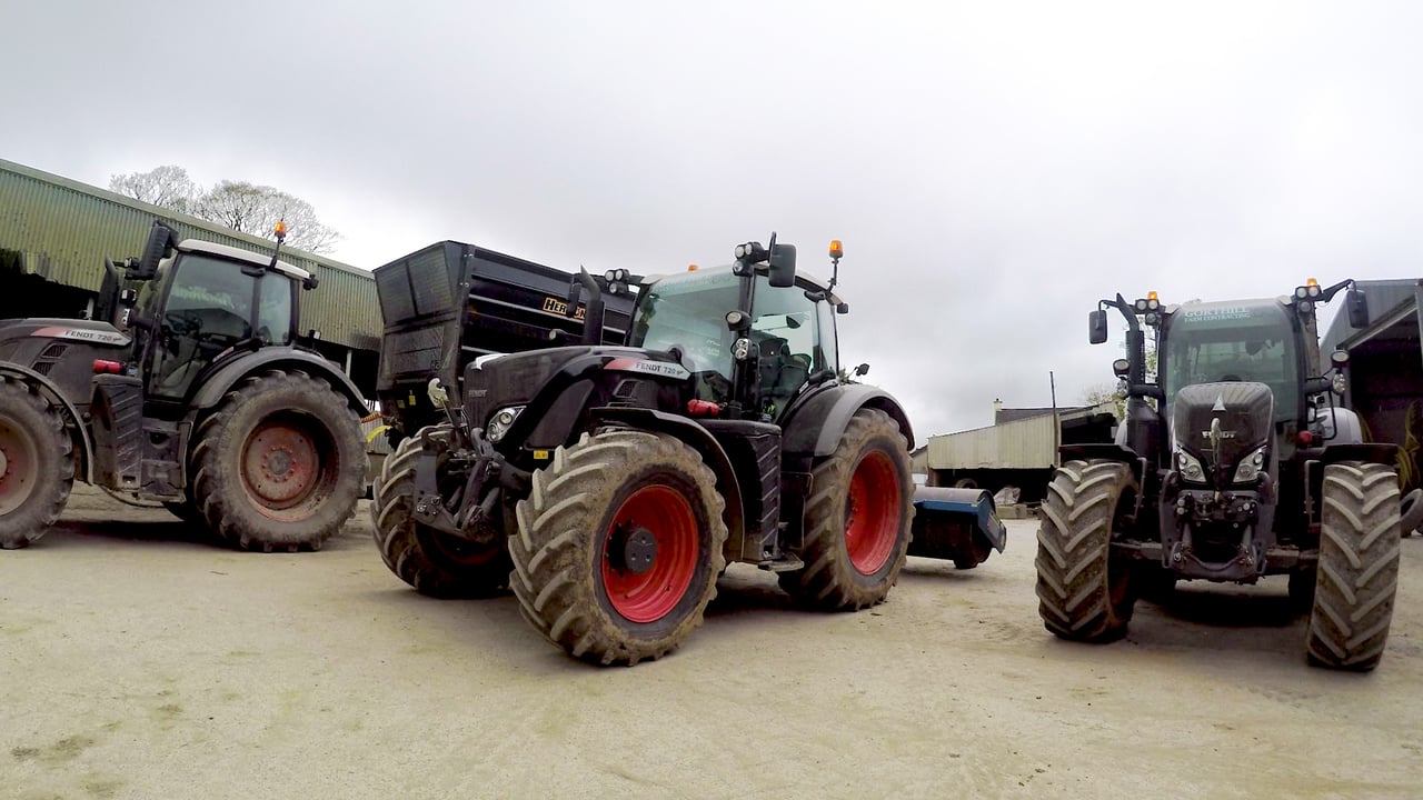 Video: ‘Black beauty’ Fendt fleet is a familiar sight in the north-west
