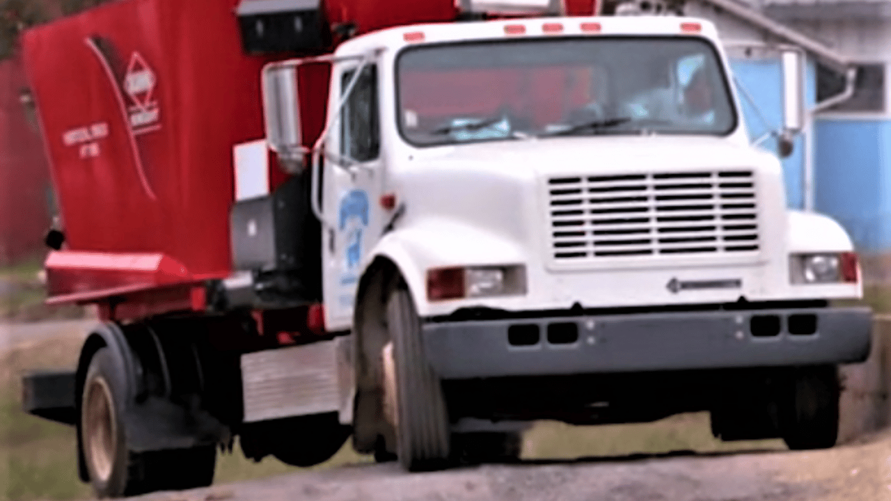 Video: Watch this manure-powered feed lorry in action