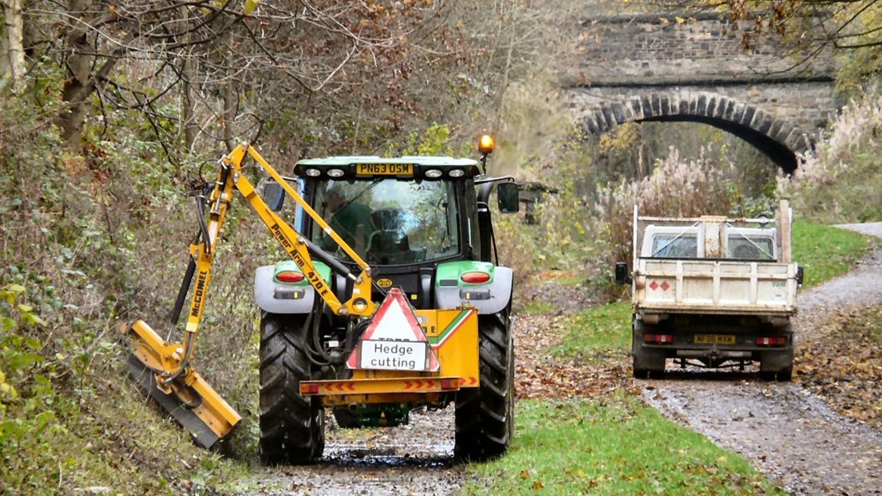 New hedgecutting rules to save crops from being crushed