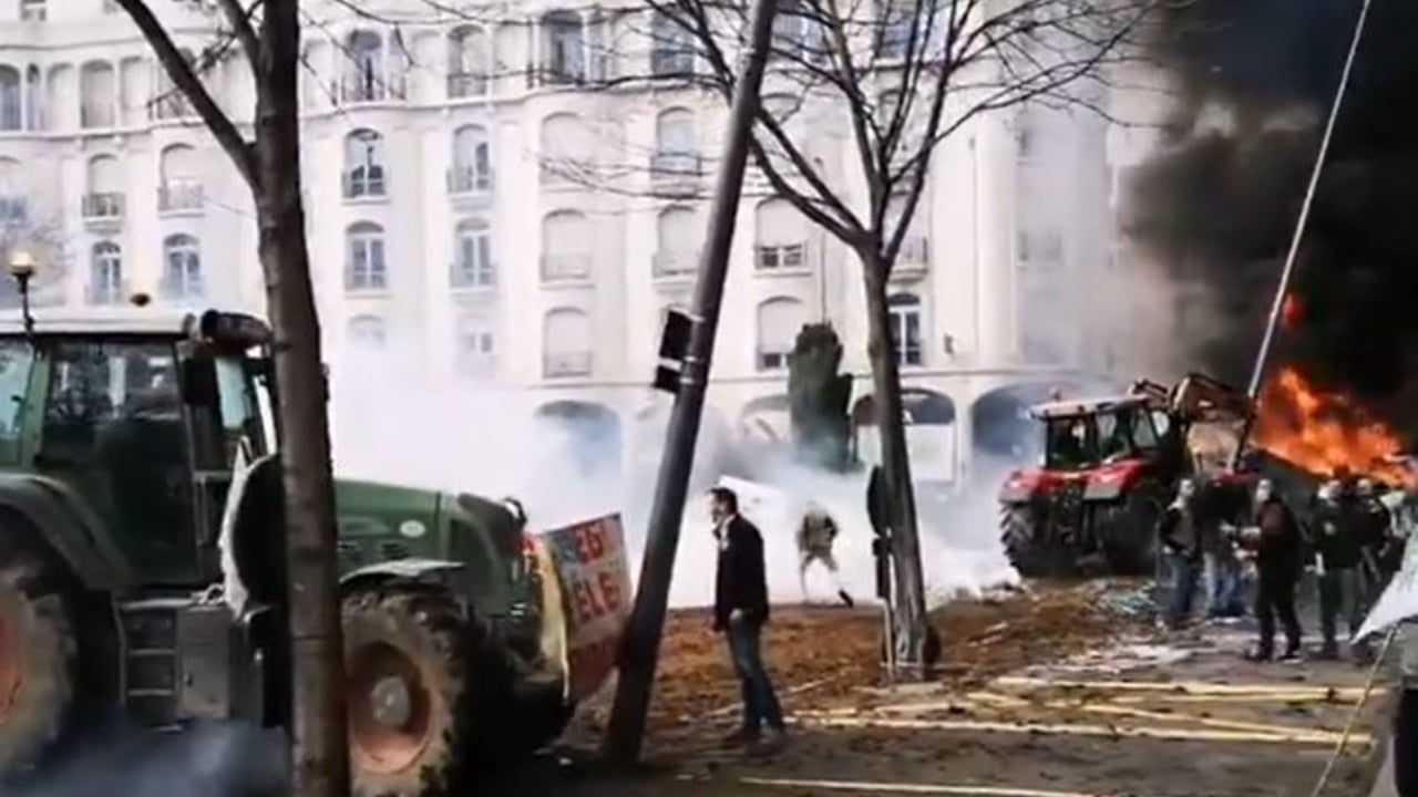 French farmers take to the streets of Clermont Ferrand to protest ‘fertiliser tax’