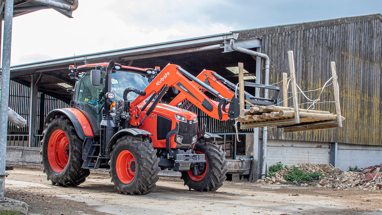 Kubota sources loaders and confesses to technology lag