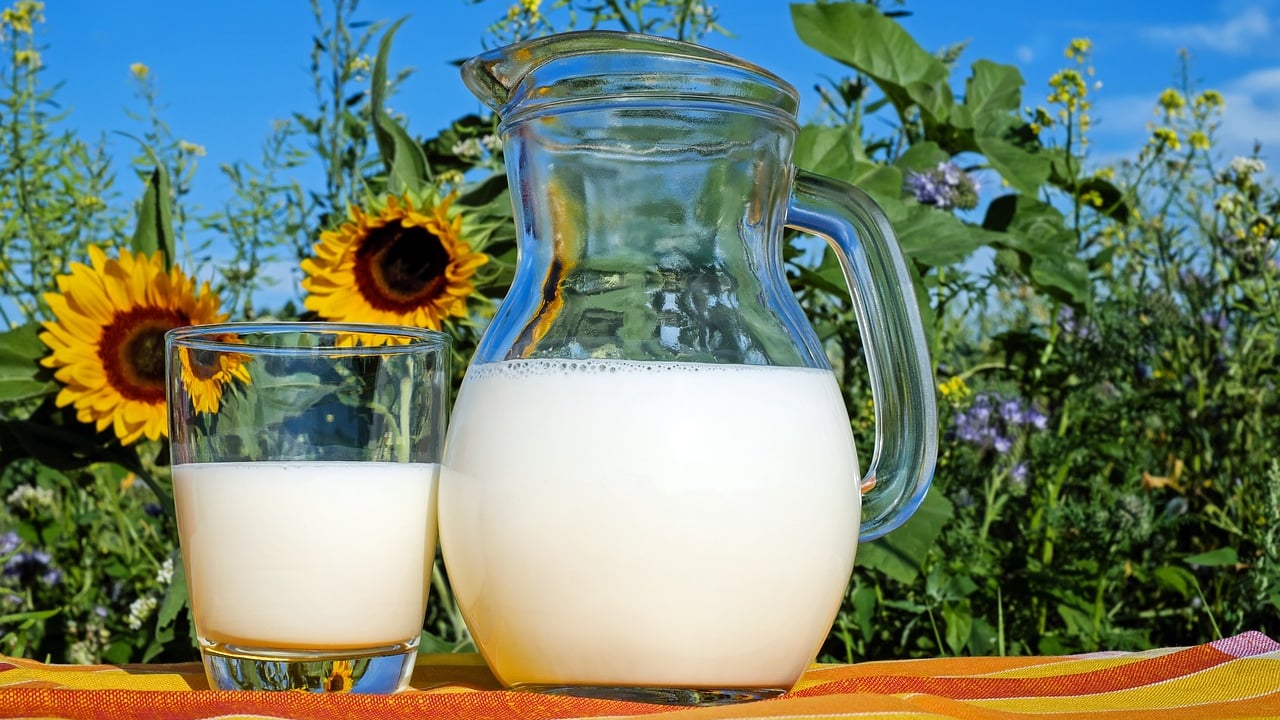 M&S celebrates 25 years of its select farm milk pool