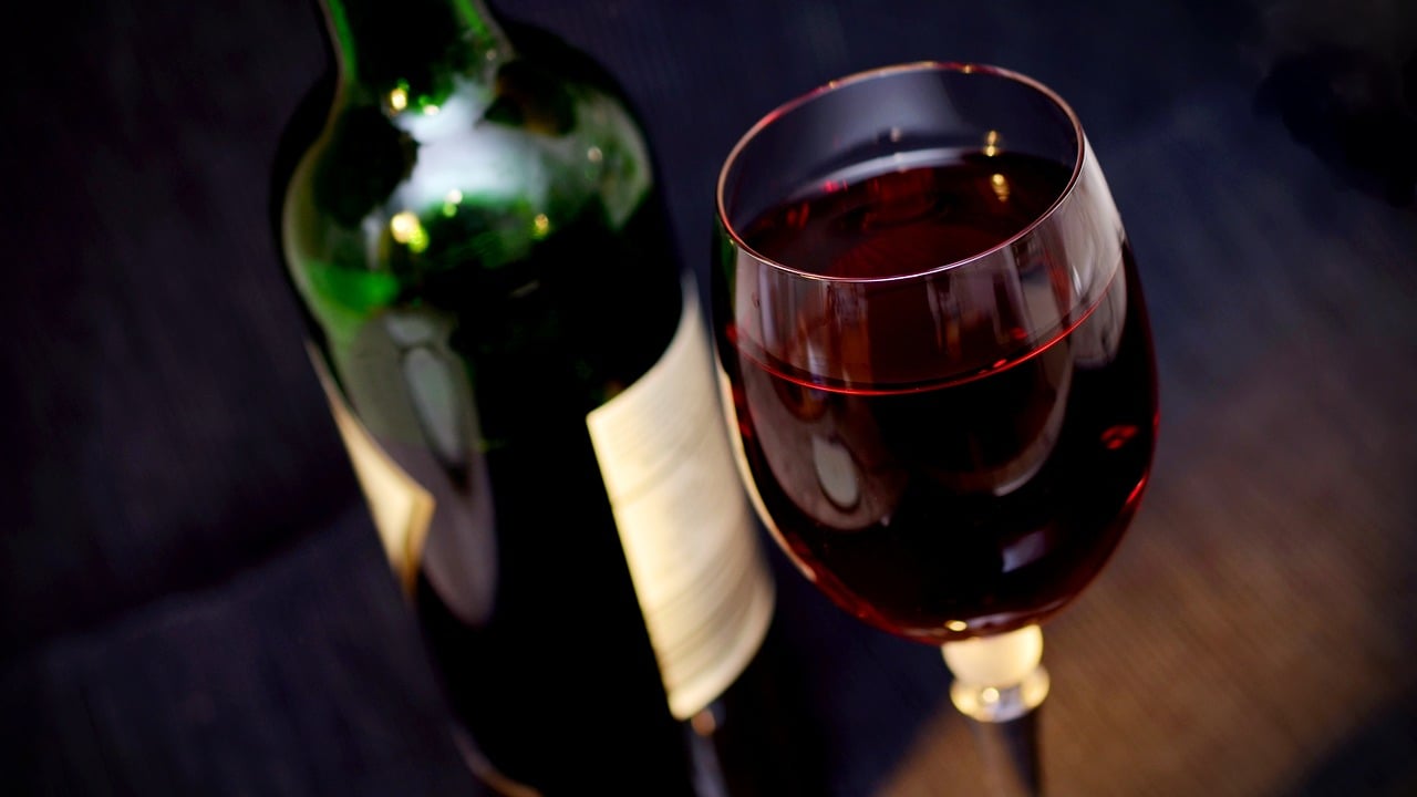 Student trio secures £5,000 sustainability-focused bursary for wine