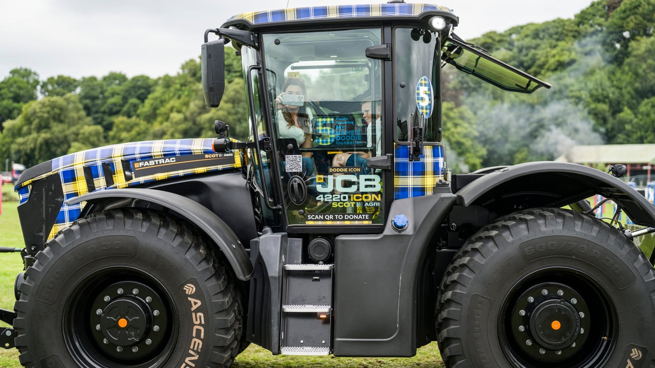 ‘Doddie the iCON’ JCB to return for MND fundraising tractor run
