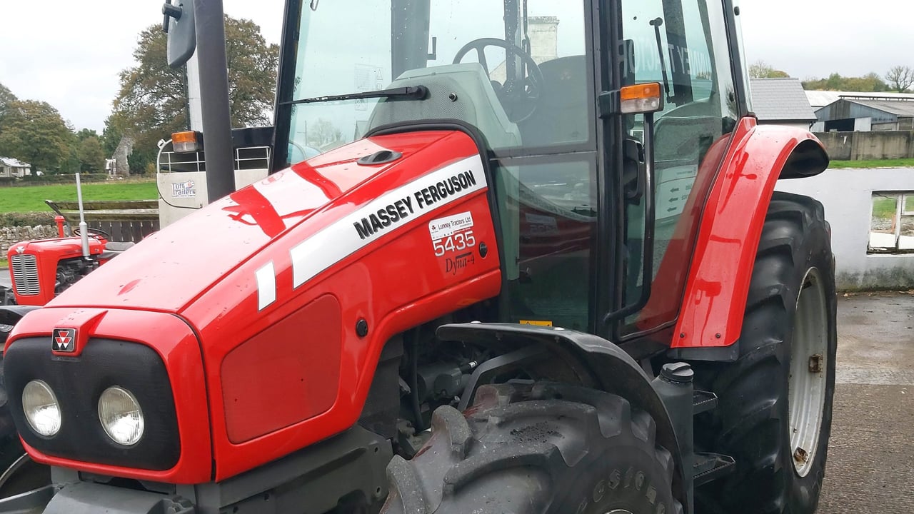 Leading figure in English tractor theft operation ordered to pay £870k