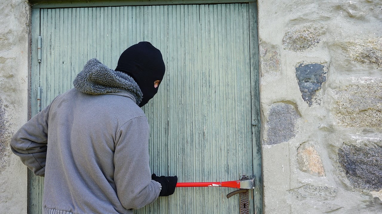 PSNI investigating 2 burglaries in rural villages