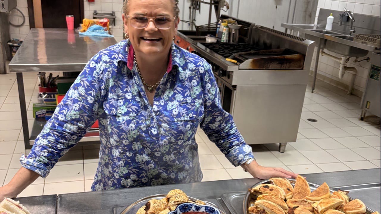 Oz cattle station cook creates recipe book to aid flood-stricken farmers
