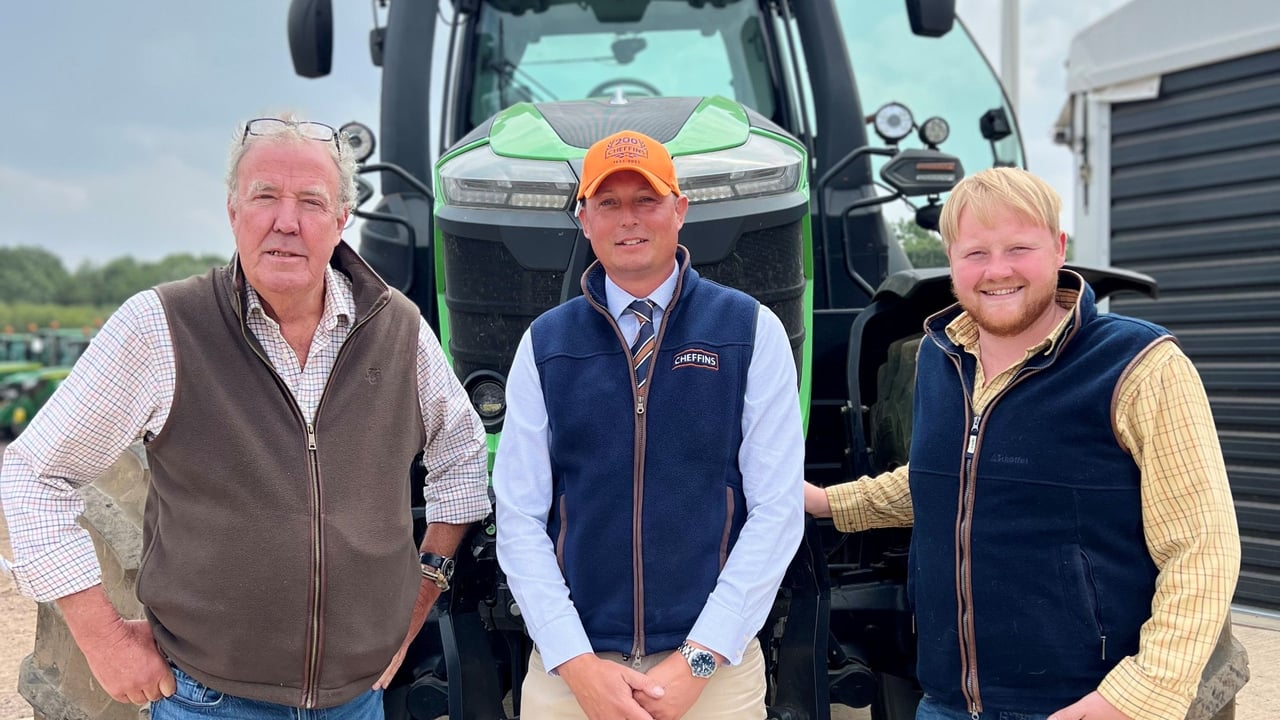 Diddly Squat tractor draws crowds at Cheffins auctioneers