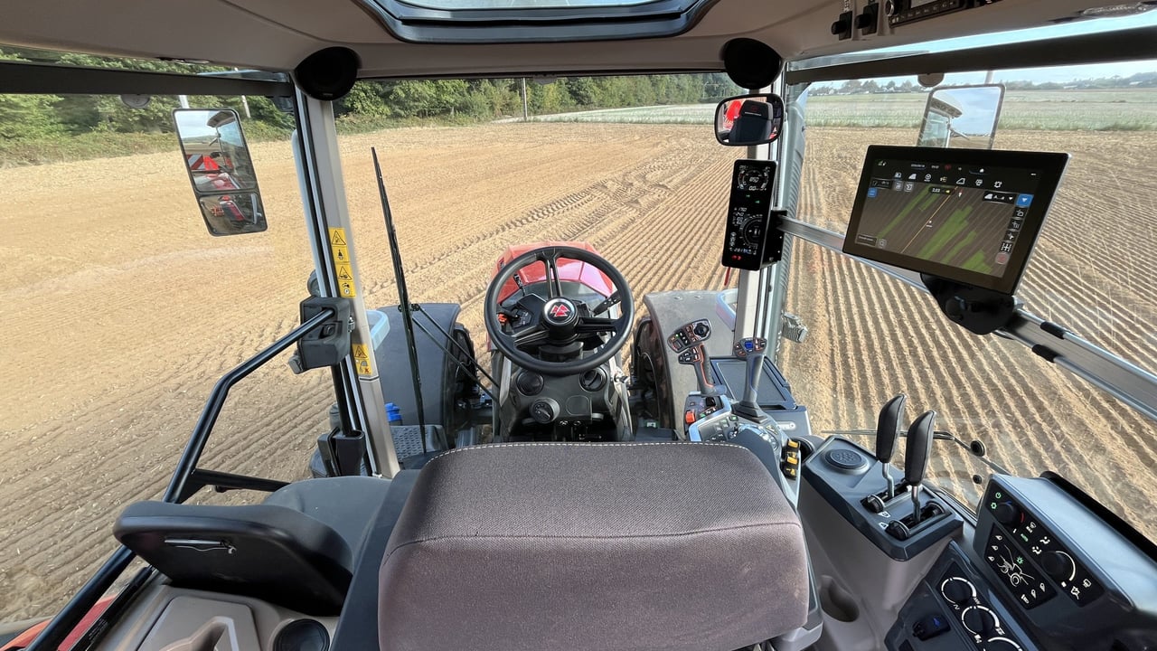 Massey Ferguson 7S Mark 2: Explore the redesigned cab