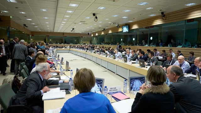 Ministers to discuss milk market at meeting ahead of quota abolition