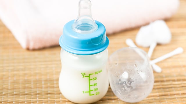 China proposes to ban infant formula advertisements