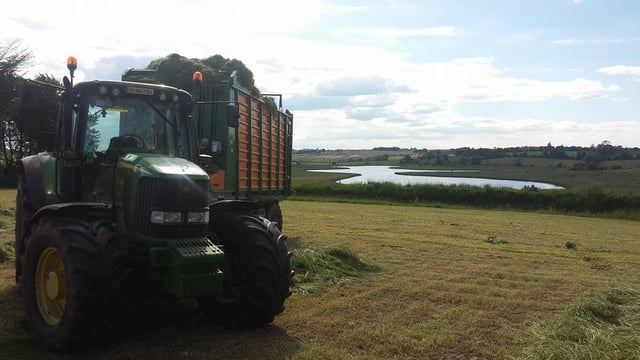 Silage contracting fees in the range €110 to €140 per acre