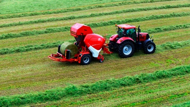 Lely demonstrates its latest baler wrapper combination at Grass and Muck