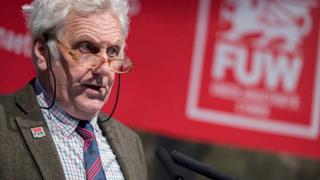 Young farmers must ‘not be left behind’ – Roberts