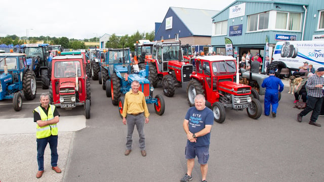 86 tractors raise over £2000 for cancer and haematology care