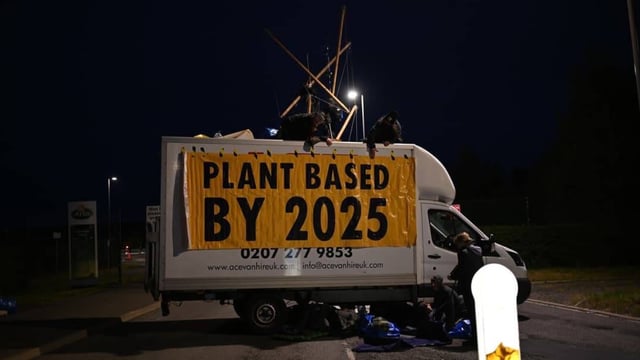 Animal welfare activists blockade UK dairy factory