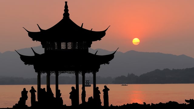 China imposes ban on UK beef following BSE case