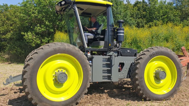H2Trac refuels the Multi Tool Trac concept