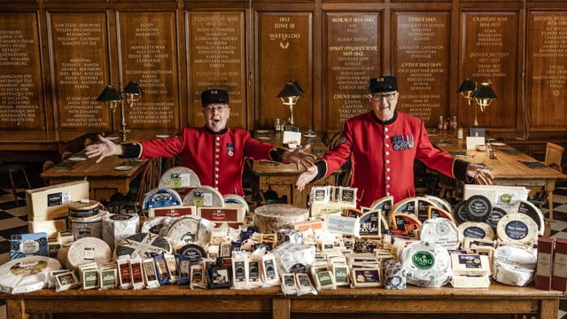 Welsh cheesemakers continue Christmas tradition with Chelsea Pensioners