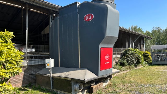 Precision fertiliser and ammonia emission reduction tool