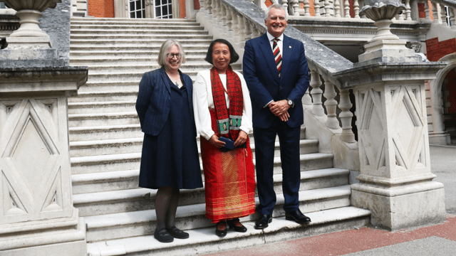 Royal Agricultural University signs agreement with Royal Holloway