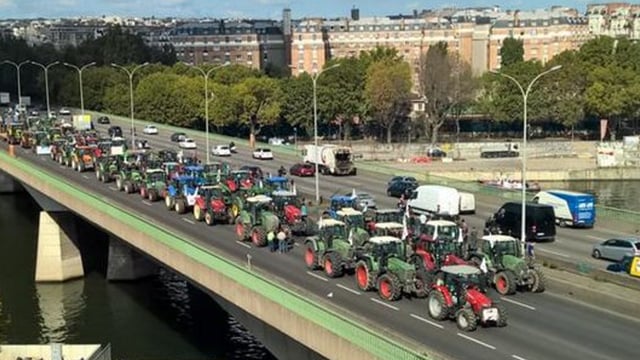 France: Woman killed after car hits protesting farmers