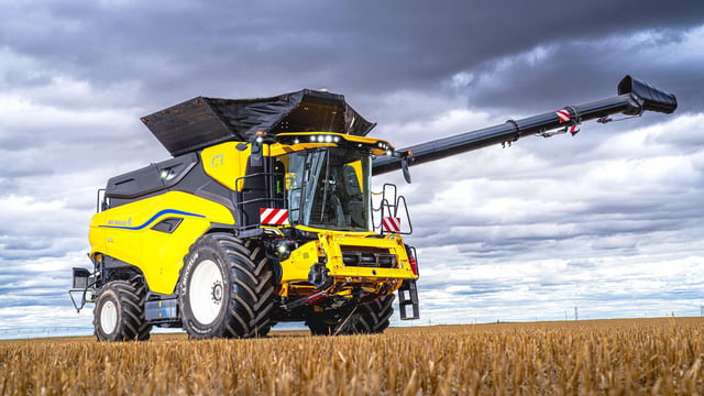 Michelin UltraFlex tyres for NH’s flagship combine