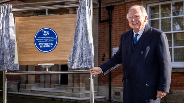 JCB and Lord Bamford celebrate joint 80th birthday