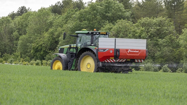 Kverneland claims greater spreading performance with new spreader