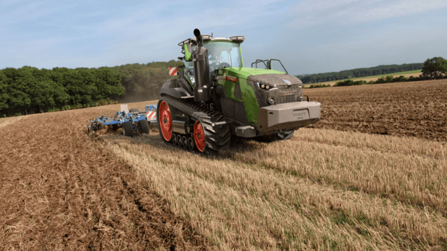 Fendt launches ‘tremendous’ 680hp tracked tractor at US farm show