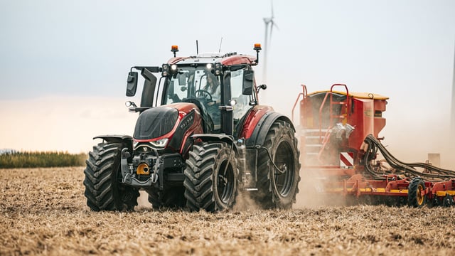 Valtra T Series breaks tractor speed record at Red Bull Ring